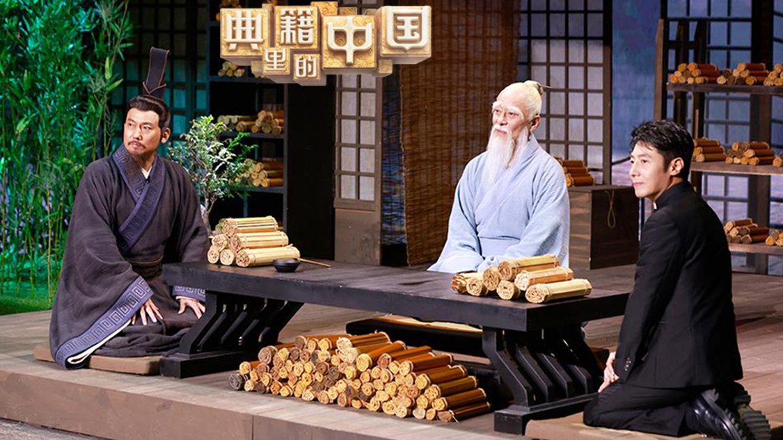 AI换脸叶舒华 妻子外出拍片迟迟未归 老公打来电话关怀剧照2
